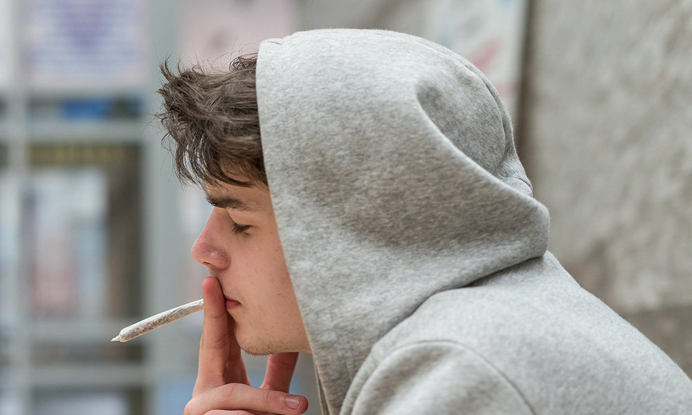 سیگار کشیدن نوجوانان