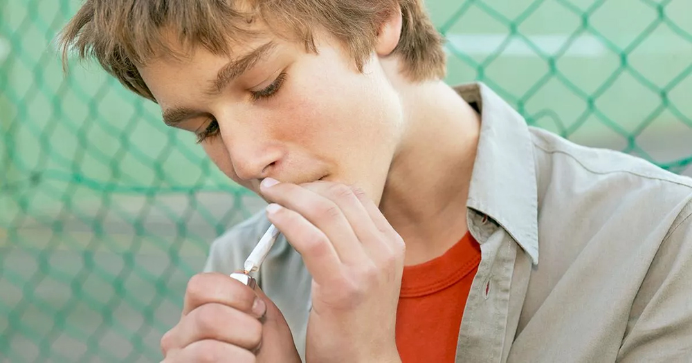 سیگار کشیدن نوجوانان